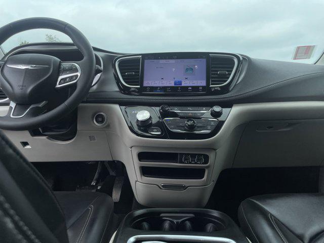 used 2023 Chrysler Pacifica Hybrid car, priced at $26,400