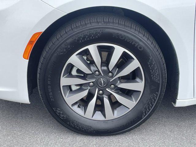 used 2023 Chrysler Pacifica Hybrid car, priced at $26,400