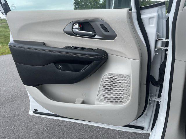 used 2023 Chrysler Pacifica Hybrid car, priced at $26,400