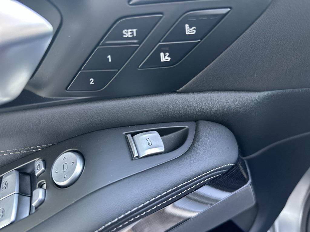 new 2025 BMW X7 car, priced at $125,545