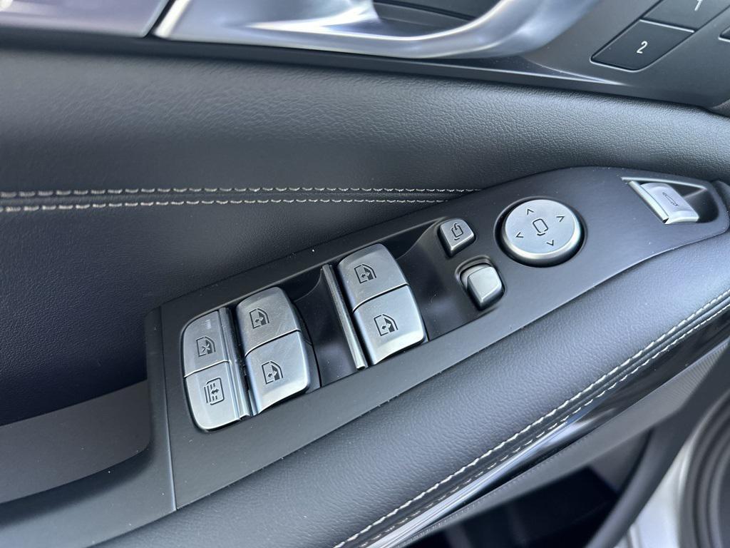 new 2025 BMW X7 car, priced at $125,545