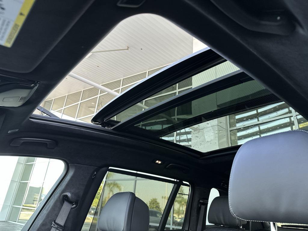 new 2025 BMW X7 car, priced at $125,545