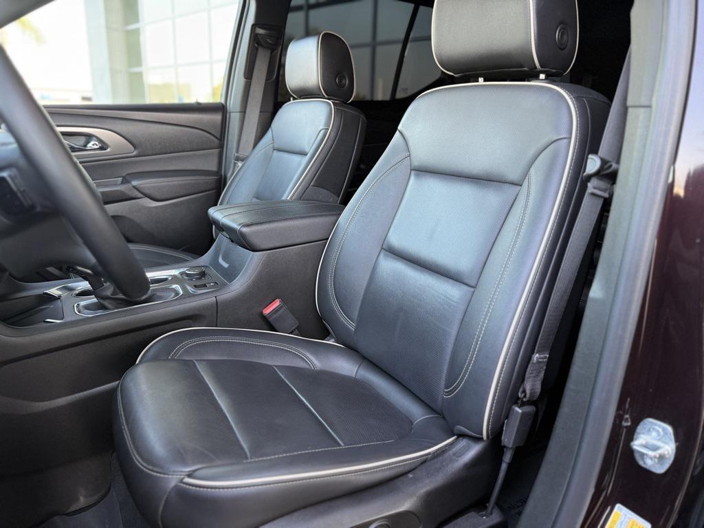 used 2023 Chevrolet Traverse car, priced at $37,990