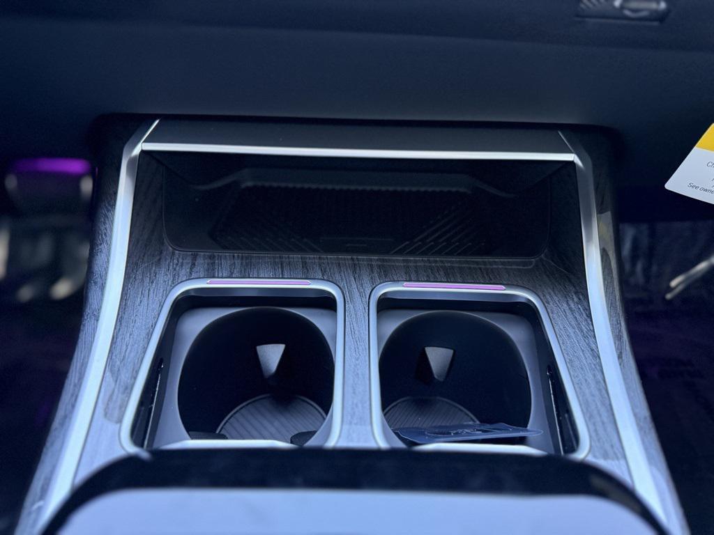 new 2025 BMW 760 car, priced at $135,145