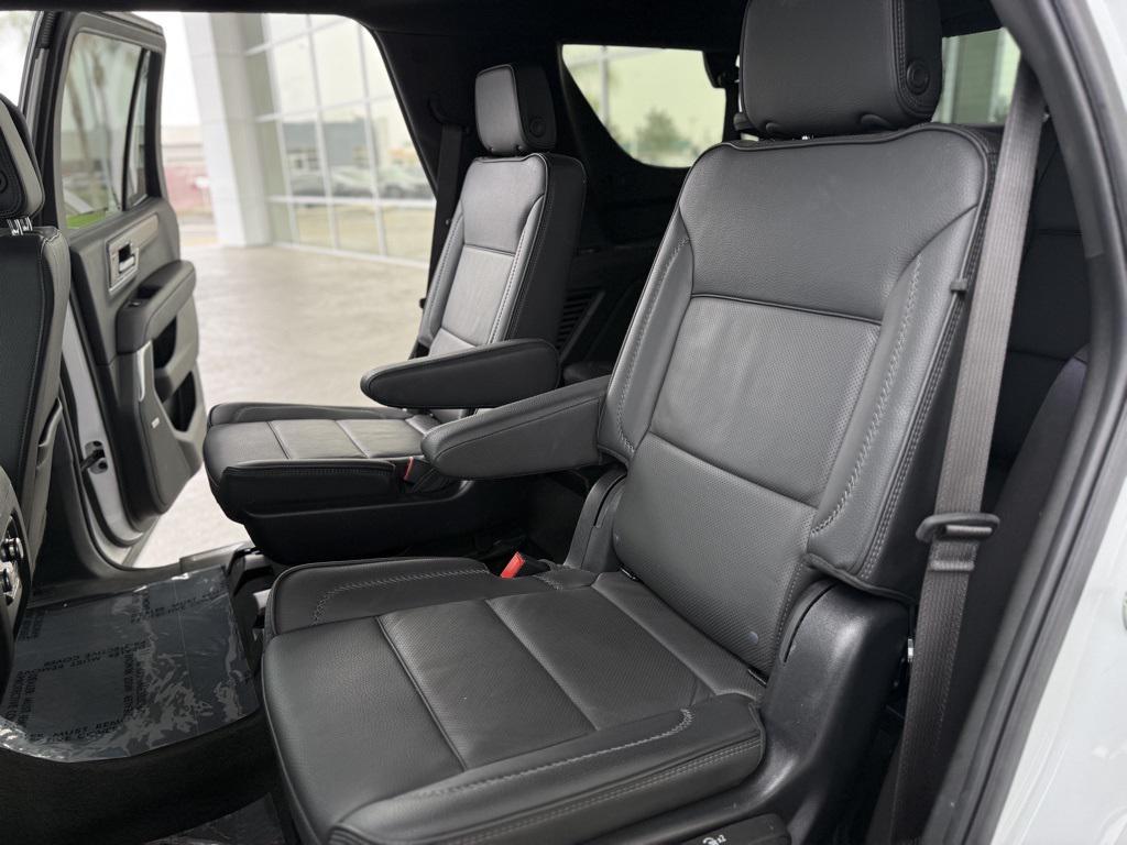 used 2025 GMC Yukon car, priced at $76,990