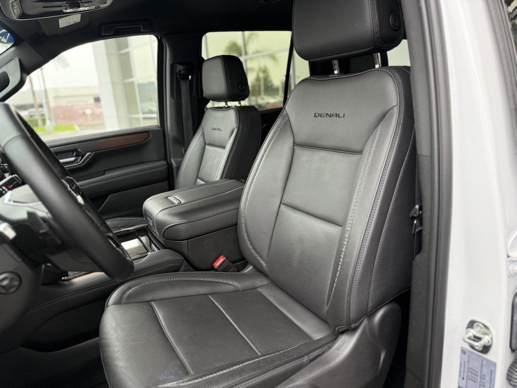 used 2025 GMC Yukon car, priced at $76,990