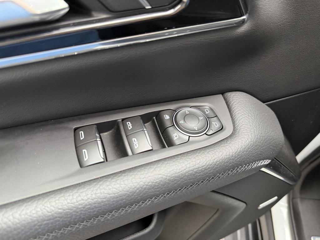 used 2025 GMC Yukon car, priced at $76,990