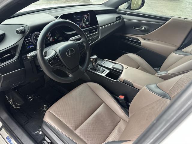 used 2022 Lexus ES 300h car, priced at $39,990