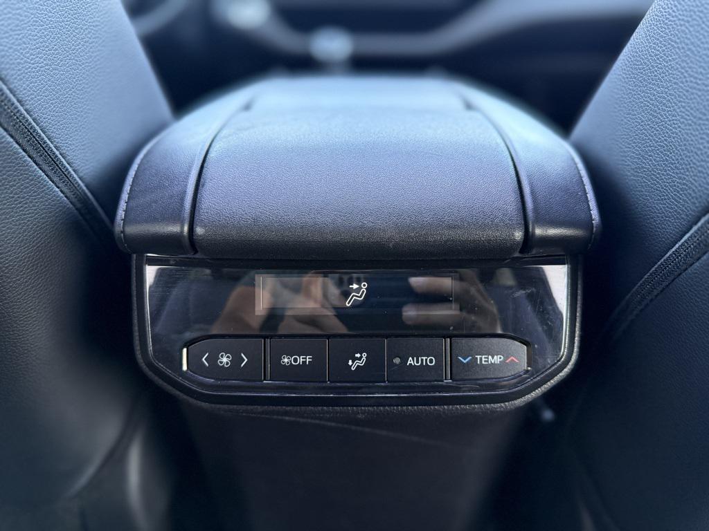 used 2024 Toyota Highlander car, priced at $40,990