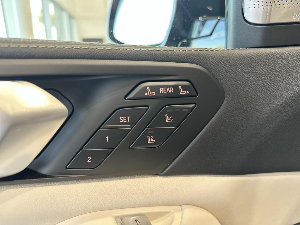 new 2025 BMW X7 car, priced at $163,145