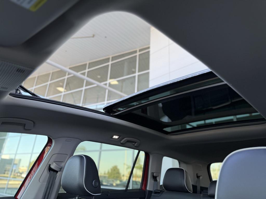 used 2024 Volkswagen Atlas car, priced at $40,990