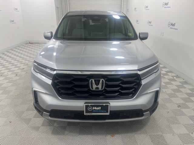 new 2025 Honda Pilot car, priced at $46,695