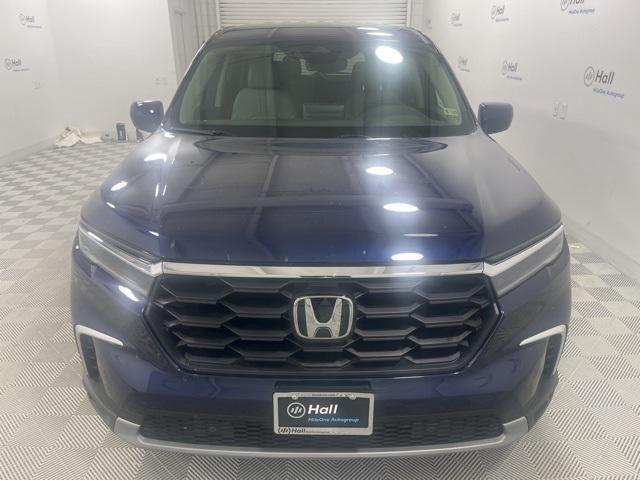 new 2025 Honda Pilot car, priced at $49,545