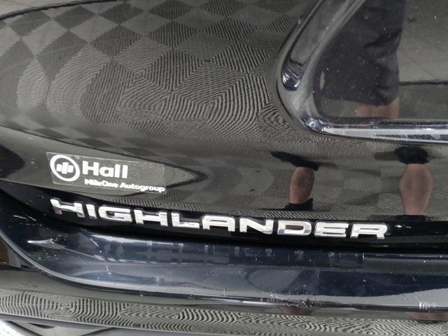 used 2021 Toyota Highlander car, priced at $34,700
