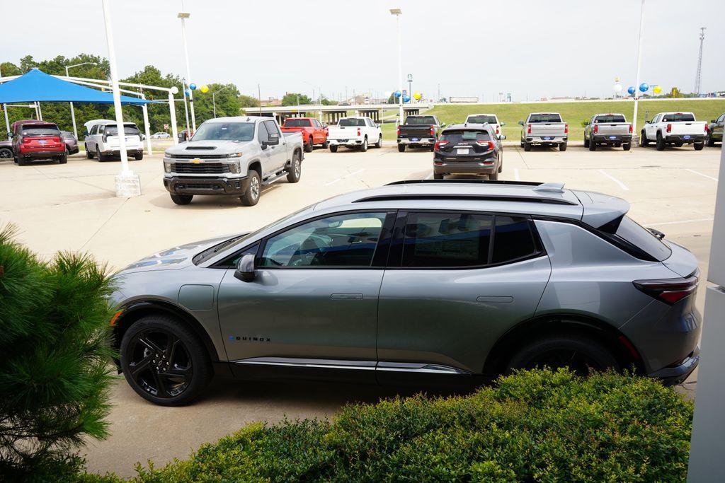 new 2025 Chevrolet Equinox EV car, priced at $37,500