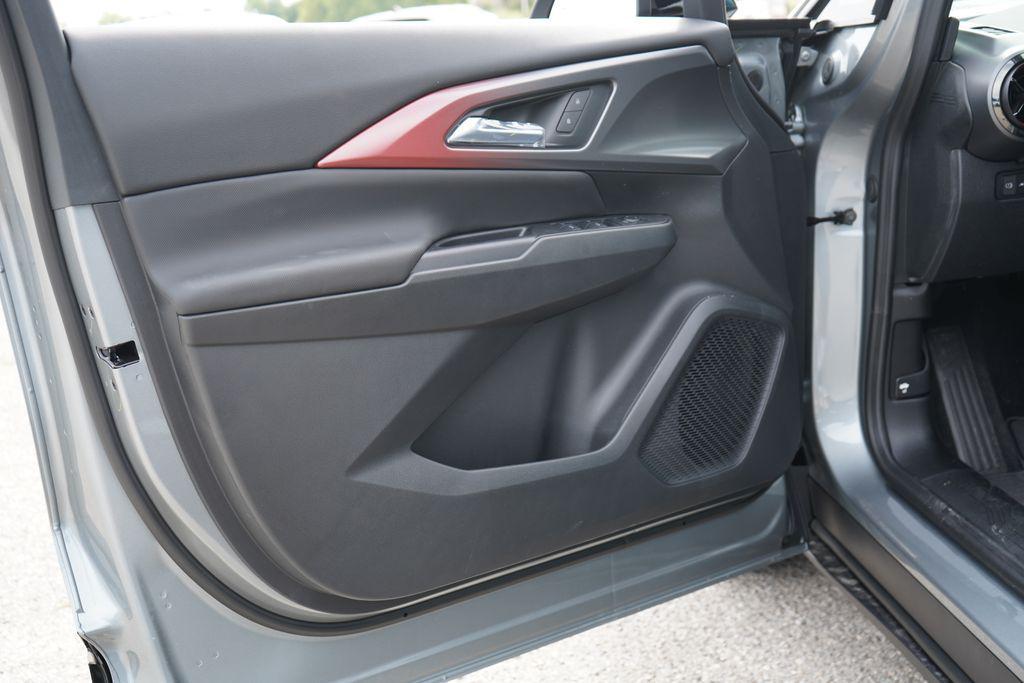 new 2025 Chevrolet Equinox EV car, priced at $37,500