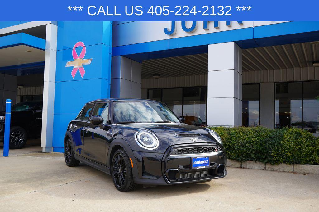 used 2024 MINI Hardtop car, priced at $22,900