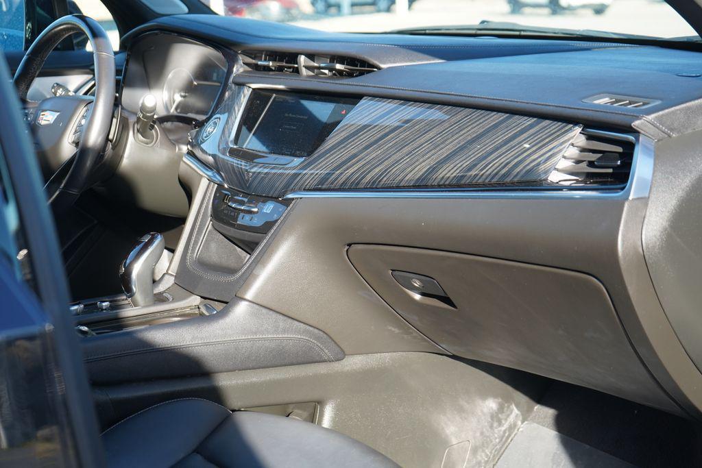 used 2024 Cadillac XT6 car, priced at $41,000