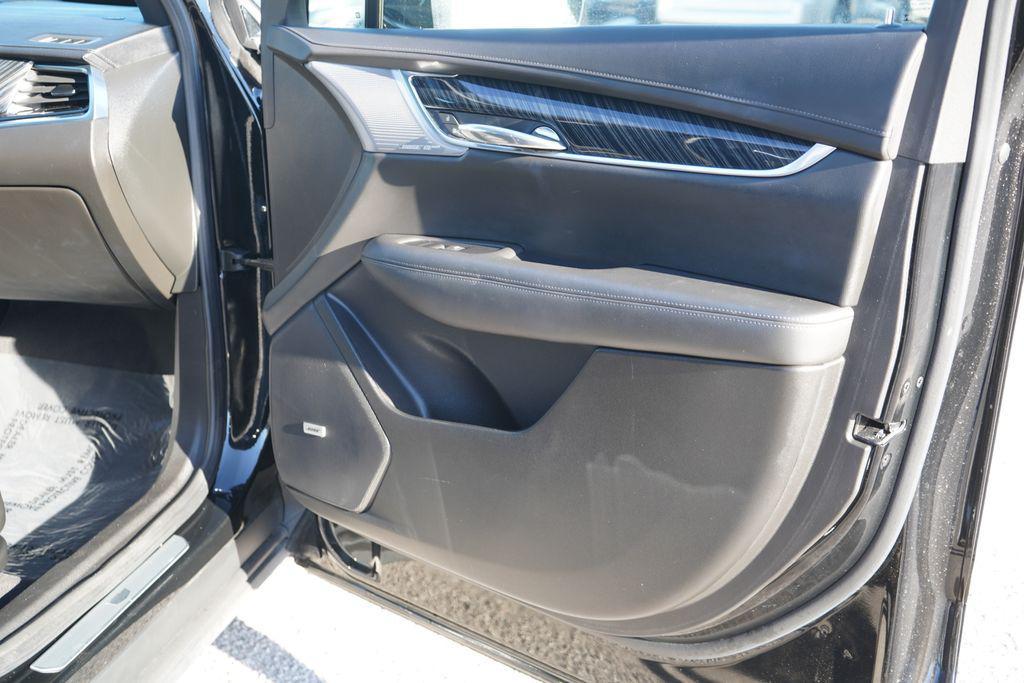 used 2024 Cadillac XT6 car, priced at $41,000