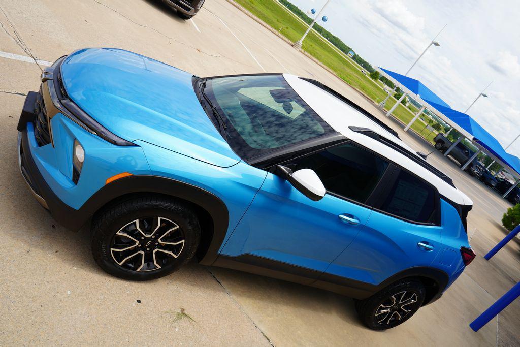 new 2025 Chevrolet TrailBlazer car, priced at $28,825