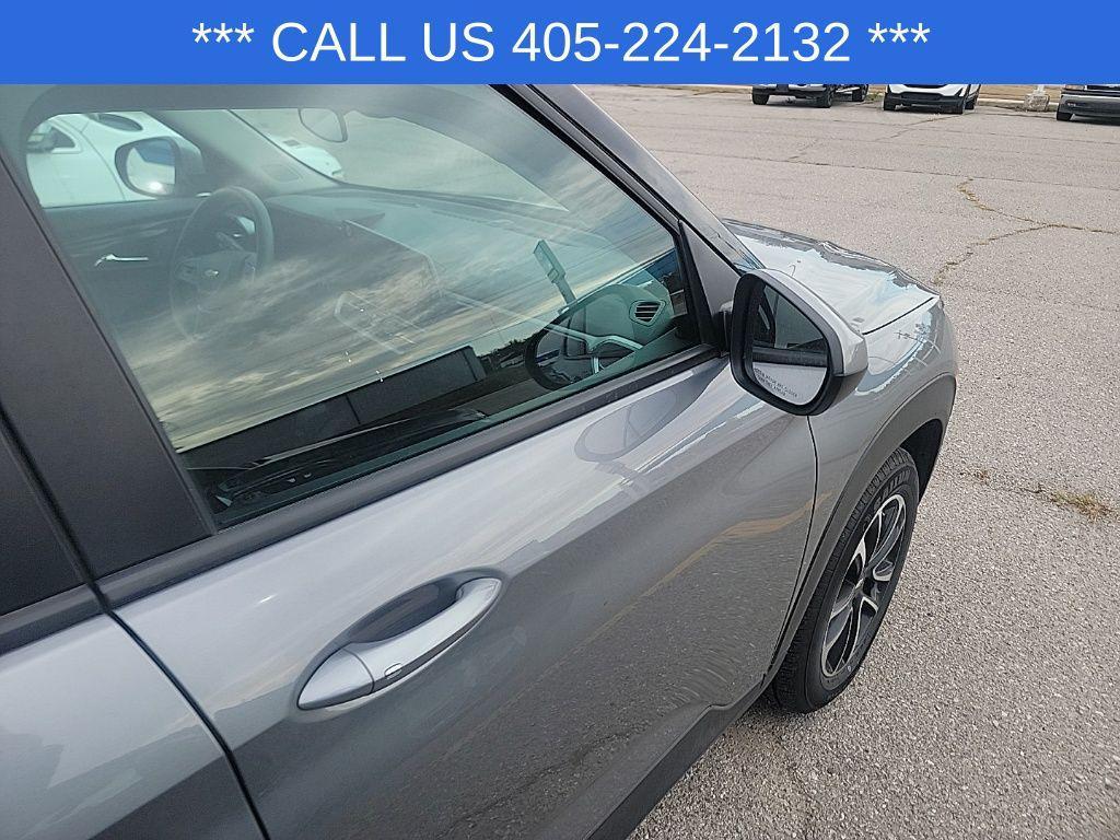 used 2024 Chevrolet TrailBlazer car, priced at $21,156