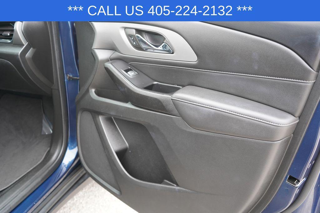 used 2023 Chevrolet Traverse car, priced at $27,789