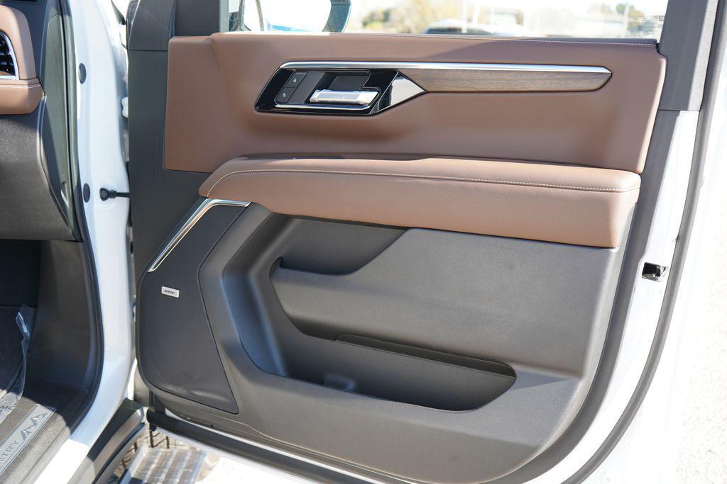 new 2025 Chevrolet Suburban car, priced at $86,500