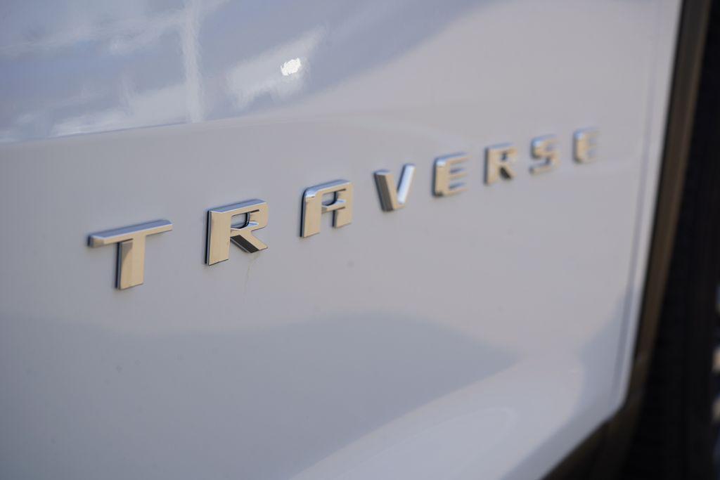 new 2026 Chevrolet Traverse car, priced at $44,019