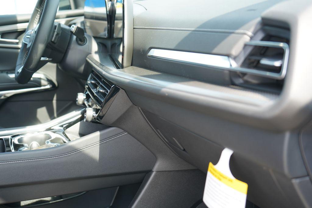 new 2026 Chevrolet Traverse car, priced at $44,019