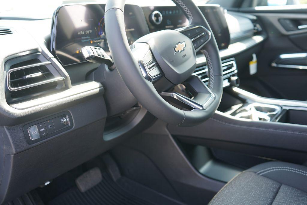 new 2026 Chevrolet Traverse car, priced at $44,019