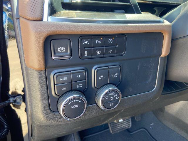 new 2025 Chevrolet Suburban car, priced at $84,384