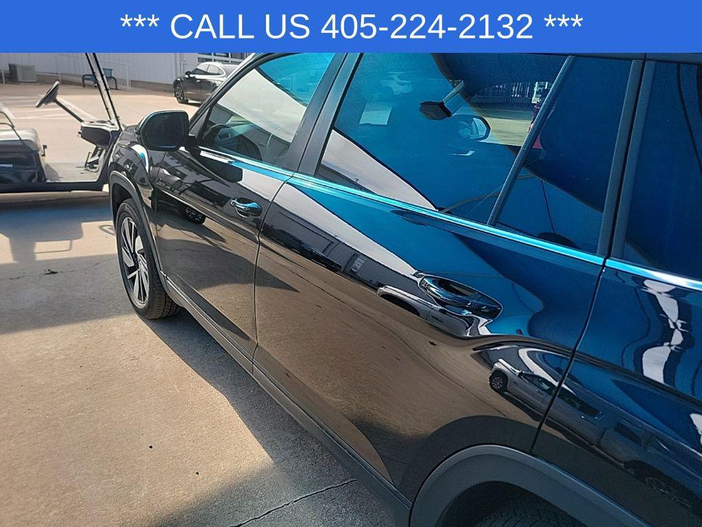 used 2025 Volkswagen Atlas car, priced at $35,219