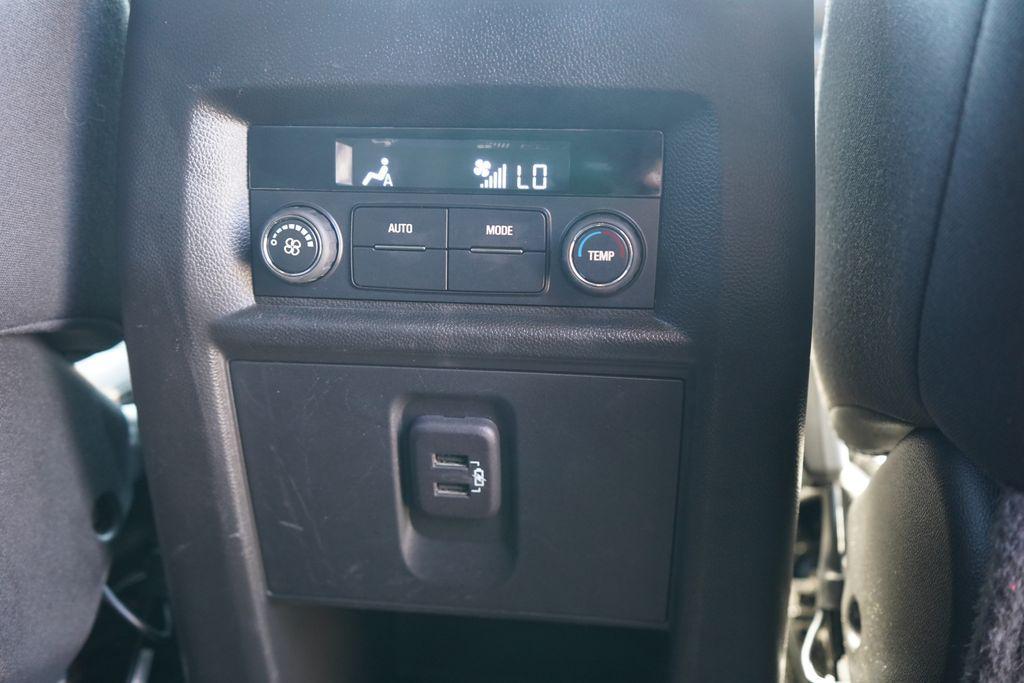 used 2023 Chevrolet Traverse car, priced at $25,900