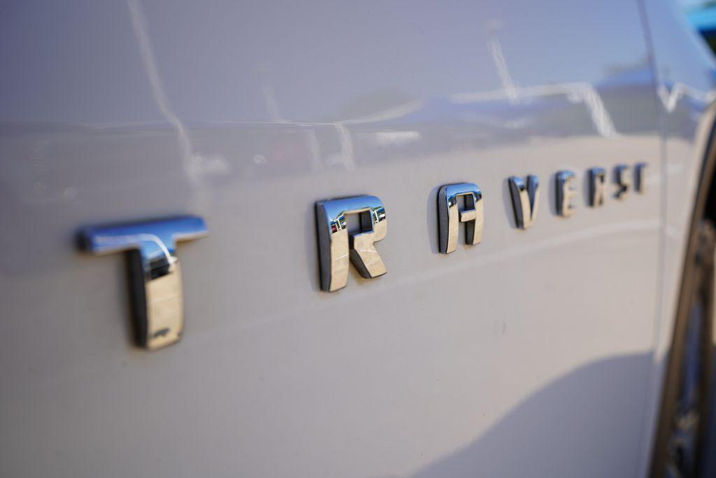 used 2023 Chevrolet Traverse car, priced at $25,900