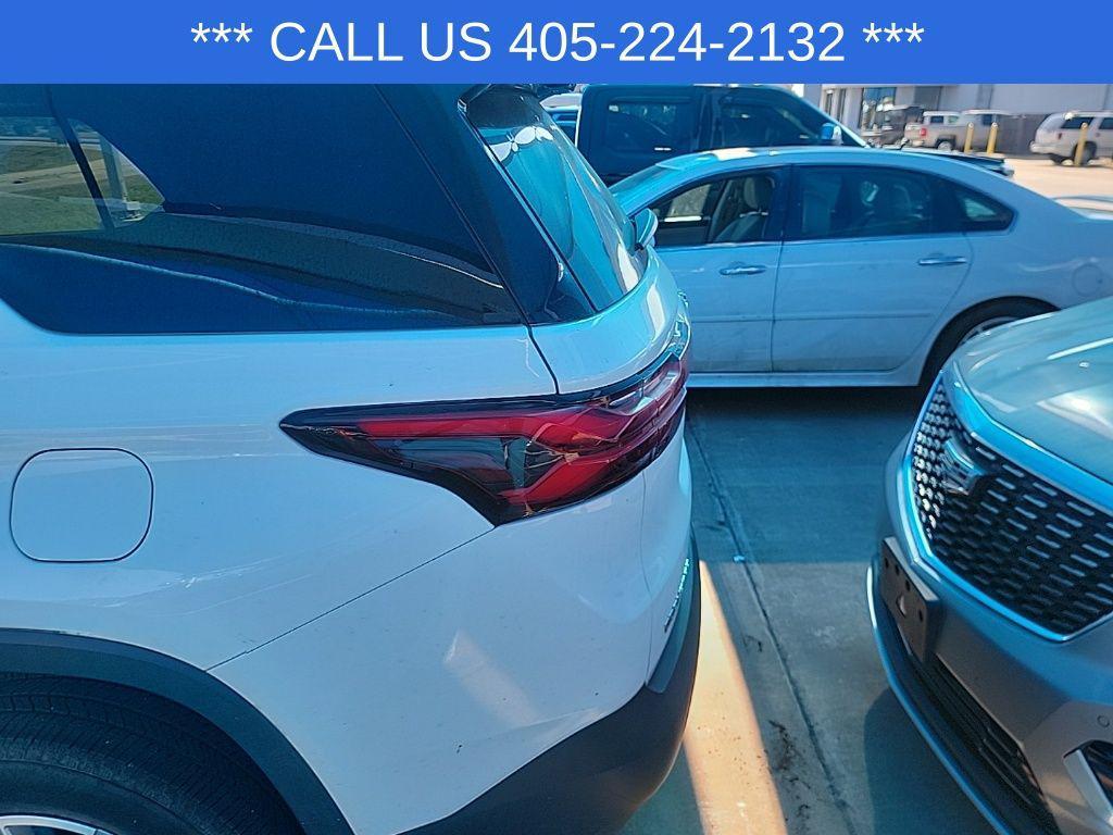 used 2023 Chevrolet Traverse car, priced at $29,018