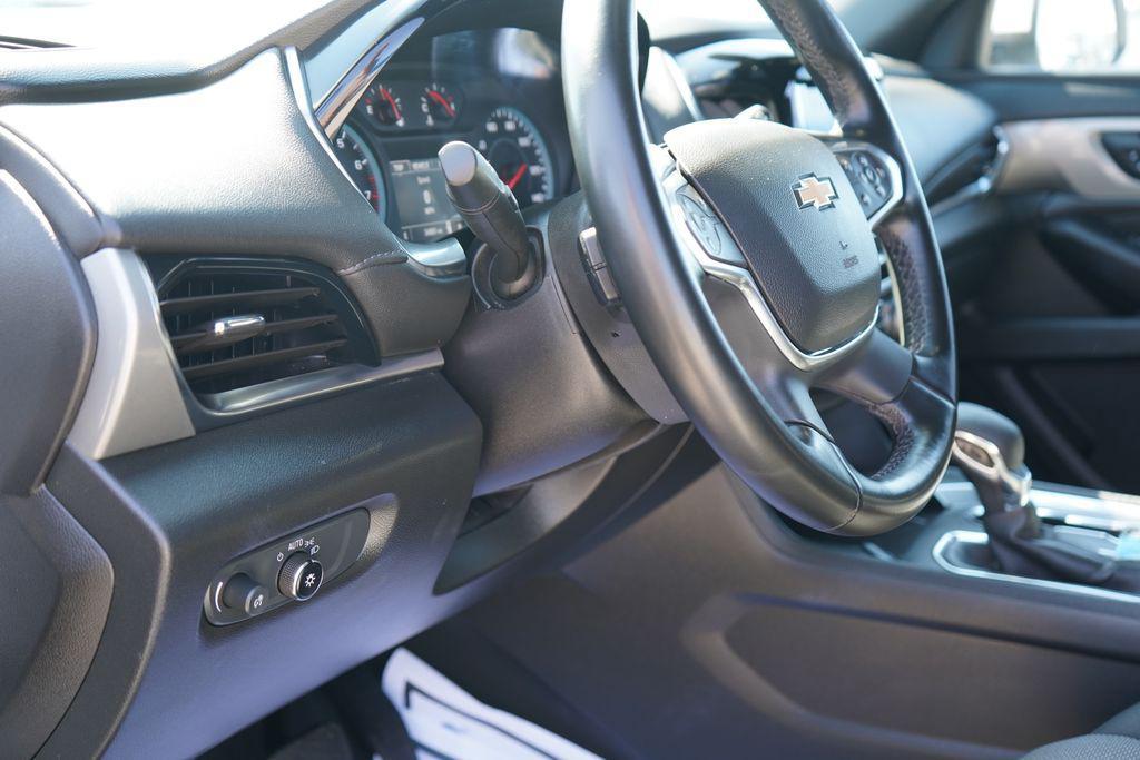 used 2023 Chevrolet Traverse car, priced at $25,900