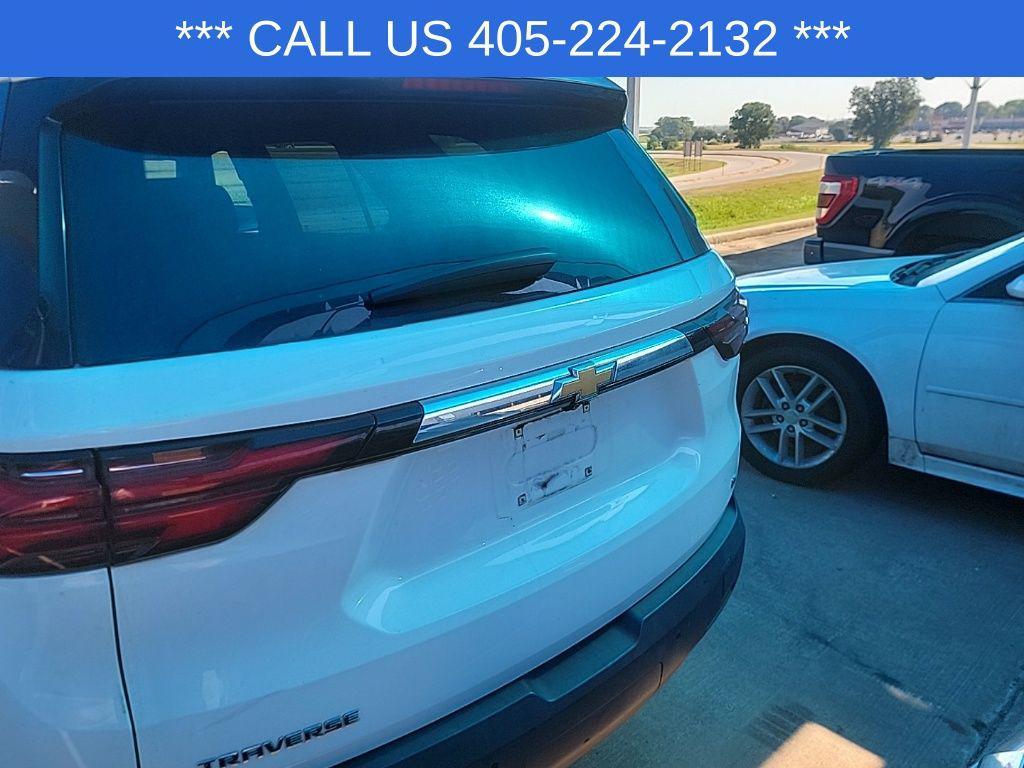 used 2023 Chevrolet Traverse car, priced at $29,018