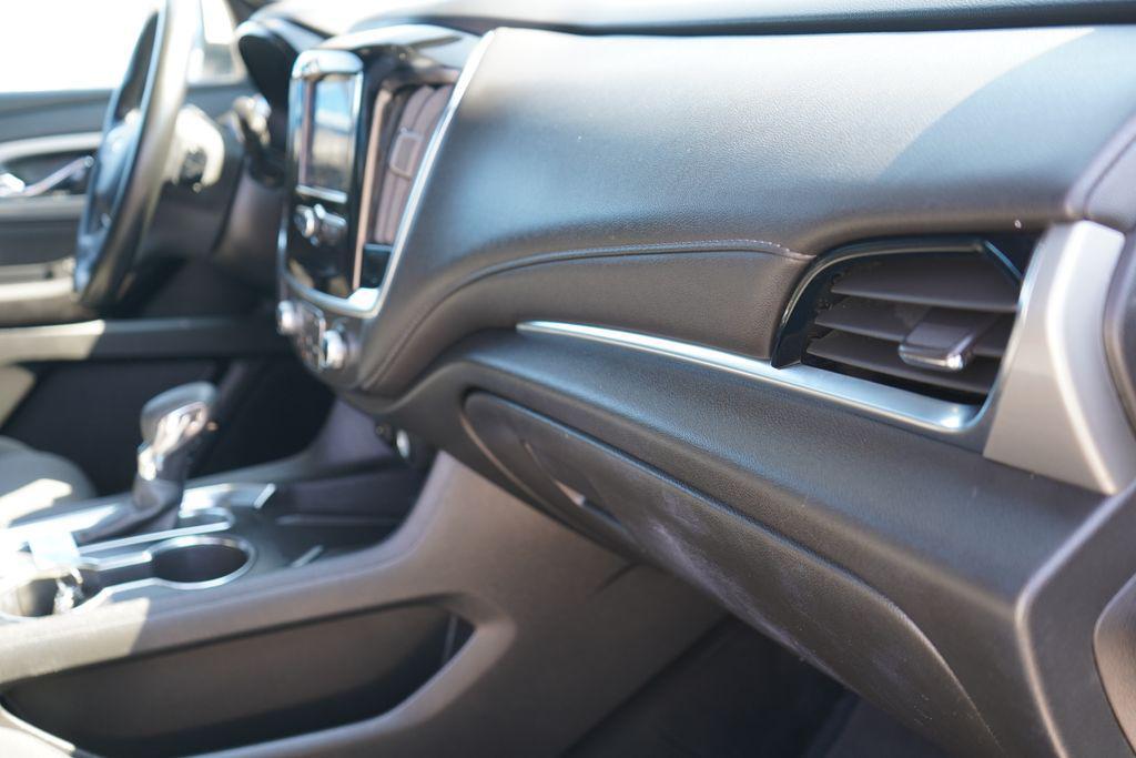 used 2023 Chevrolet Traverse car, priced at $25,900