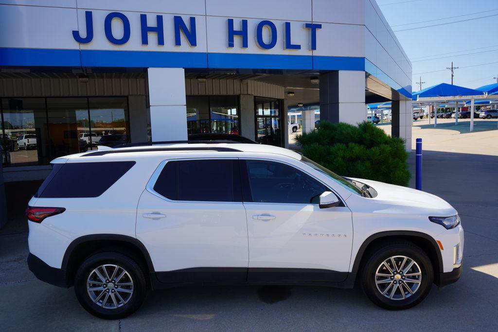 used 2023 Chevrolet Traverse car, priced at $25,900