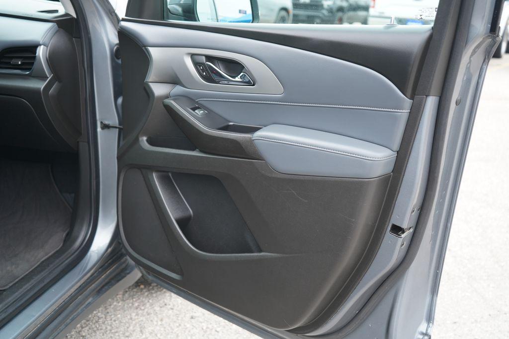 used 2021 Chevrolet Traverse car, priced at $19,890