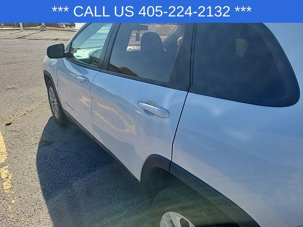 used 2020 Jeep Cherokee car, priced at $14,130