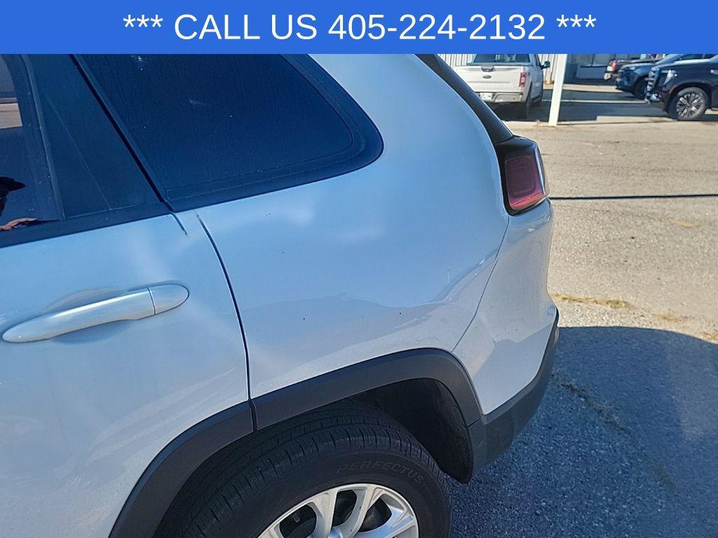 used 2020 Jeep Cherokee car, priced at $14,130