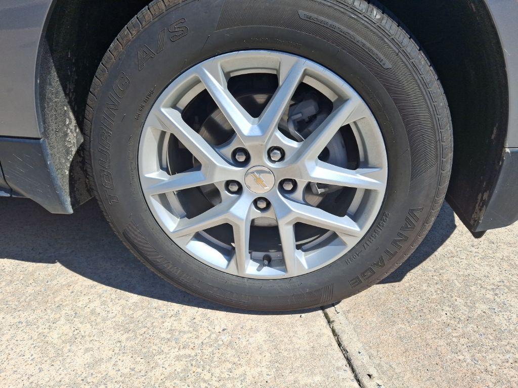 used 2024 Chevrolet Equinox car, priced at $20,670