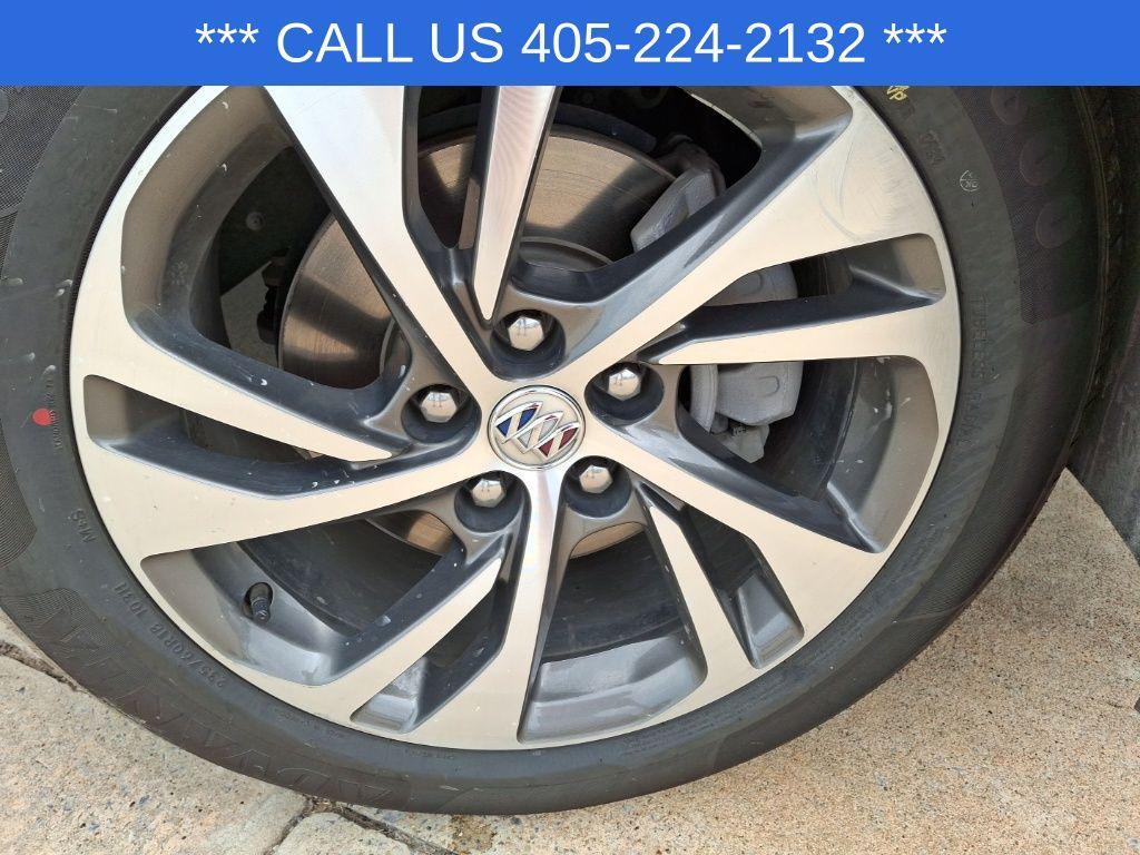 used 2023 Buick Envision car, priced at $24,900