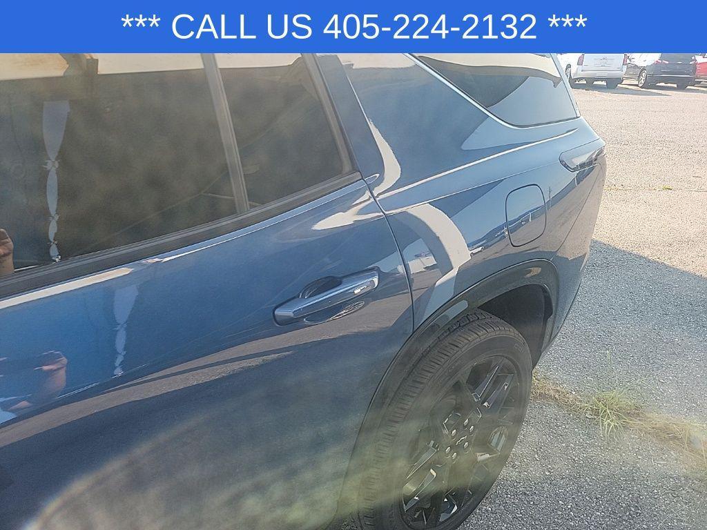used 2024 Chevrolet Traverse car, priced at $49,990