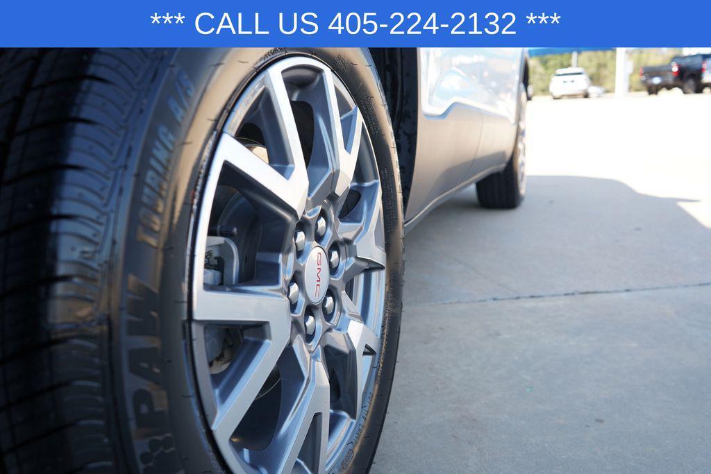 used 2023 GMC Acadia car, priced at $25,900