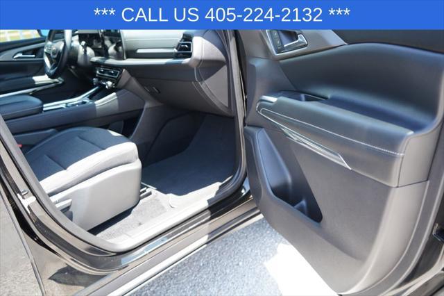 used 2024 Chevrolet Traverse car, priced at $39,598