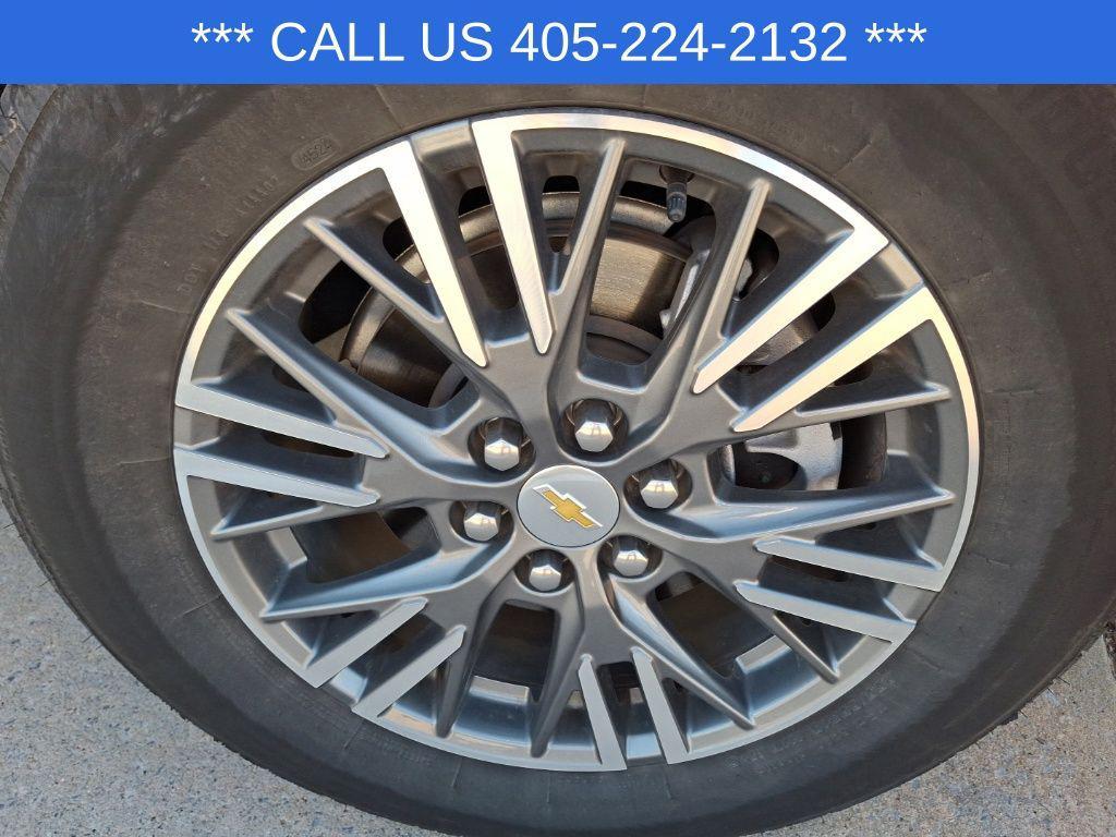 used 2025 Chevrolet Traverse car, priced at $36,029