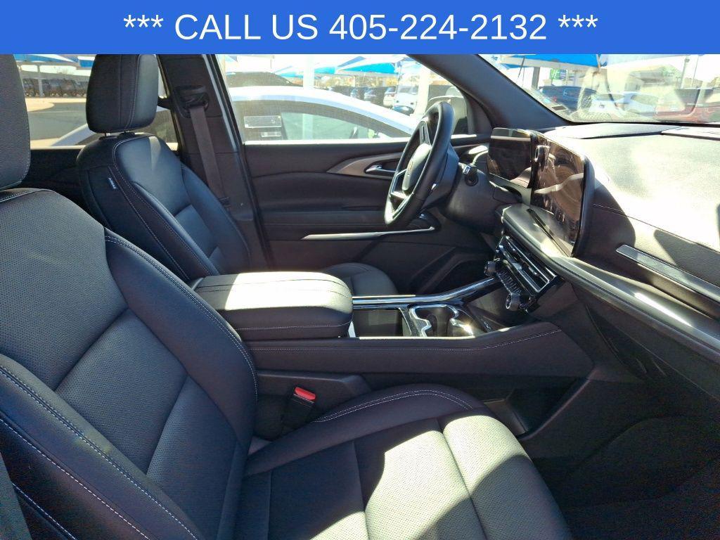 used 2025 Chevrolet Traverse car, priced at $36,029