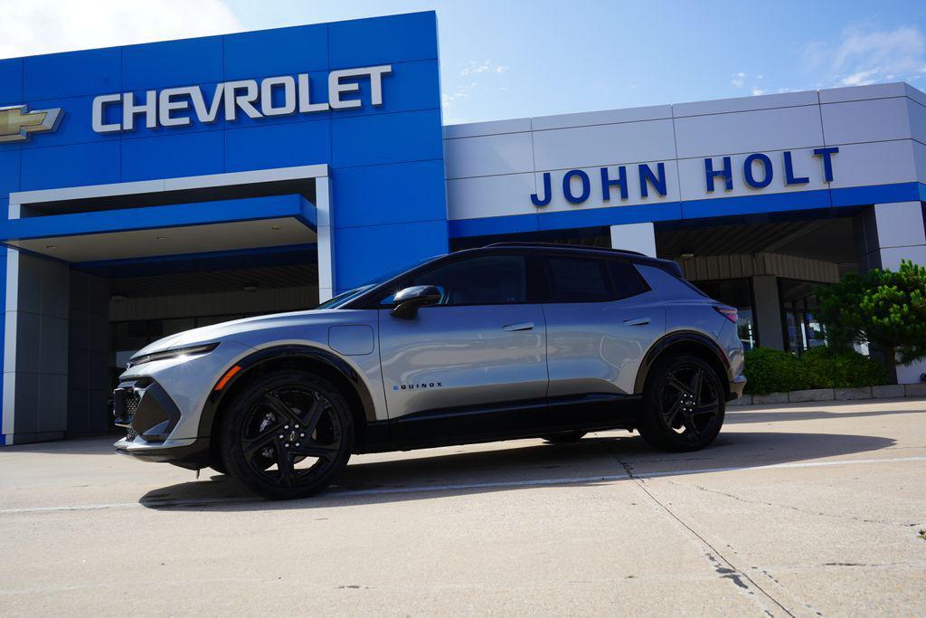 new 2025 Chevrolet Equinox EV car, priced at $39,900